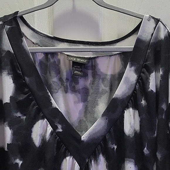 Women's Lane Bryant Plus Size V-Neck Black & White Top - Picture 5 of 7